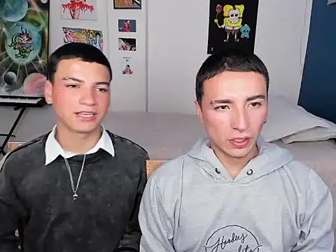 Snapshot of sweet_boys_xx chatting on 12-21-24, 06:09 sweet boys xx online show from 12-21-24, 06:09