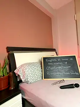 SOFIASWEETSECRETT online show from 11-07-25, 09:42