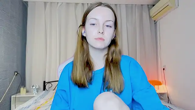 Snapshot of Wild__flowers chatting on 10-11-25, 10:47 Wild  flowers online show from 10-11-25, 10:47