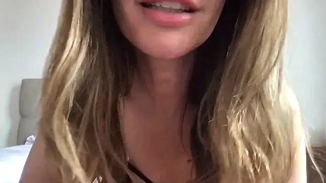 paolajonez online show from 12-30-24, 03:24