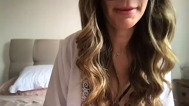 paolajonez online show from 01-05-25, 03:34