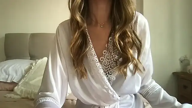 paolajonez online show from 01-06-25, 03:51