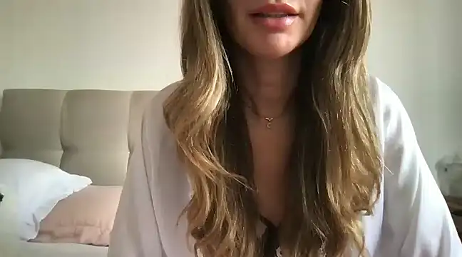 paolajonez online show from 01-10-25, 12:04