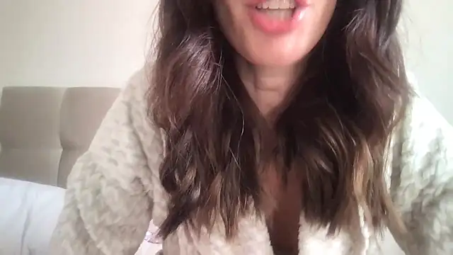 paolajonez online show from 09-19-25, 05:46