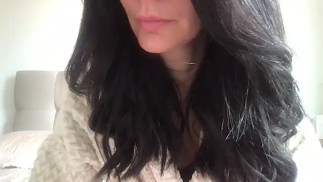 paolajonez online show from 11-20-25, 01:00