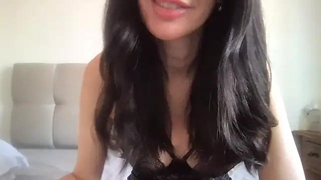 Snapshot of paolajonez chatting on 12-22-25, 11:40 paolajonez online show from 12-22-25, 11:40