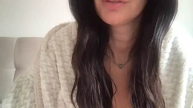 Snapshot of paolajonez chatting on 01-05-26, 05:38 paolajonez online show from 01-05-26, 05:38