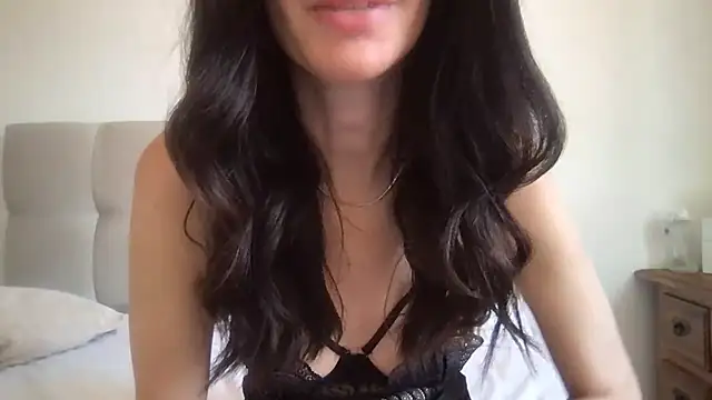 Snapshot of paolajonez chatting on 02-16-26, 01:29 paolajonez online show from 02-16-26, 01:29