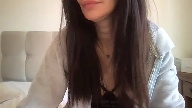 Snapshot of paolajonez chatting on 03-14-26, 12:32 paolajonez online show from 03-14-26, 12:32