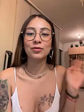 Snapshot of juanasnz99 chatting on 01-10-25, 03:50 juanasnz99 online show from 01-10-25, 03:50