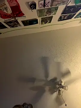 Lalalynn online show from 10-28-25, 02:31