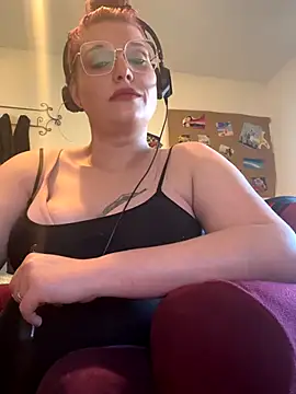 Lalalynn online show from 11-13-25, 07:46