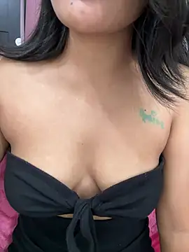 LeisyXO online show from 03-24-26, 07:30