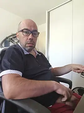 Snapshot of veryverybigdick45 chatting on 06-11-26, 09:40 veryverybigdick45 online show from 06-11-26, 09:40