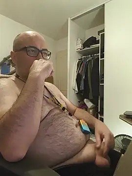Snapshot of veryverybigdick45 chatting on 06-13-26, 10:18 veryverybigdick45 online show from 06-13-26, 10:18