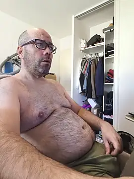 Snapshot of veryverybigdick45 chatting on 06-18-26, 09:14 veryverybigdick45 online show from 06-18-26, 09:14