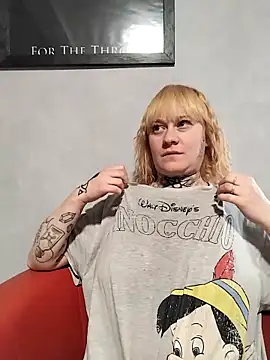 poussichienne online show from 04-23-26, 03:58