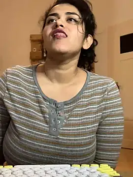 Snapshot of Curvydesifromgermany chatting on 12-27-24, 03:15 Curvydesifromgermany online show from 12-27-24, 03:15