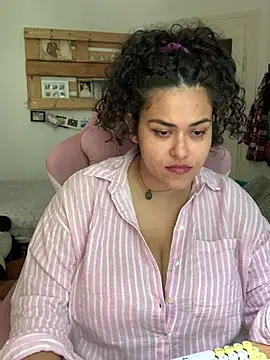 Curvydesifromgermany online show from 07-22-26, 01:03