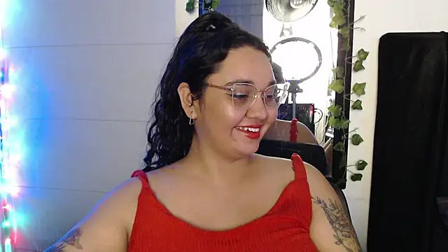 Snapshot of Alezapark chatting on 06-19-26, 10:35 Alezapark online show from 06-19-26, 10:35