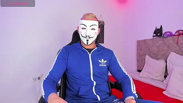 Snapshot of Damon_Bakert chatting on 10-30-25, 04:08 Damon Bakert online show from 10-30-25, 04:08