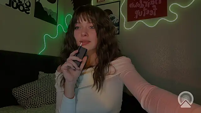 Emilia0 0 7 online show from 02-23-26, 09:34