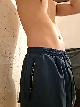 Snapshot of Mrtzz_ chatting on 11-23-25, 06:46 Mrtzz online show from 11-23-25, 06:46