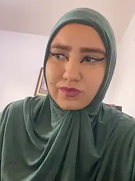 Snapshot of hannahayat chatting on 12-17-24, 02:44 hannahayat online show from 12-17-24, 02:44