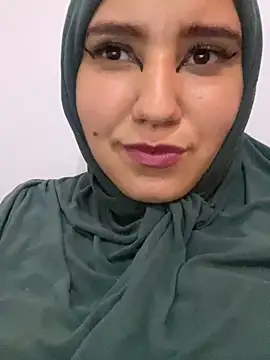 Snapshot of hannahayat chatting on 12-19-24, 07:51 hannahayat online show from 12-19-24, 07:51