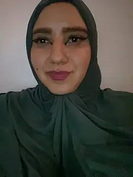 Snapshot of hannahayat chatting on 12-21-24, 09:15 hannahayat online show from 12-21-24, 09:15