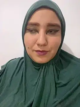 Snapshot of hannahayat chatting on 12-31-24, 12:43 hannahayat online show from 12-31-24, 12:43