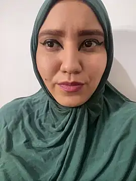 Snapshot of hannahayat chatting on 01-03-25, 03:33 hannahayat online show from 01-03-25, 03:33