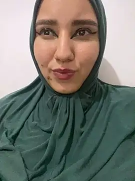 Snapshot of hannahayat chatting on 01-16-25, 04:07 hannahayat online show from 01-16-25, 04:07