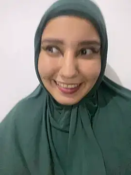 Snapshot of hannahayat chatting on 01-19-25, 02:04 hannahayat online show from 01-19-25, 02:04