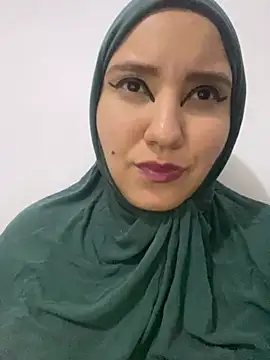 Snapshot of hannahayat chatting on 02-09-25, 01:44 hannahayat online show from 02-09-25, 01:44