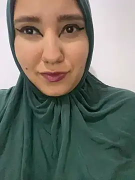 Snapshot of hannahayat chatting on 02-09-25, 03:34 hannahayat online show from 02-09-25, 03:34