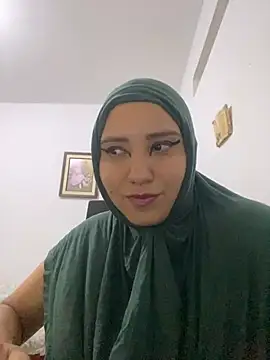 Snapshot of hannahayat chatting on 03-15-25, 01:19 hannahayat online show from 03-15-25, 01:19