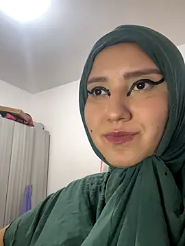 Snapshot of hannahayat chatting on 09-15-25, 11:38 hannahayat online show from 09-15-25, 11:38