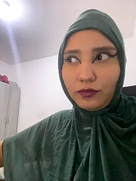 Snapshot of hannahayat chatting on 10-06-25, 07:55 hannahayat online show from 10-06-25, 07:55