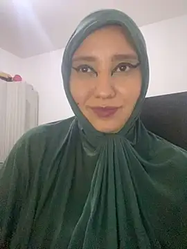 Snapshot of hannahayat chatting on 11-13-25, 12:53 hannahayat online show from 11-13-25, 12:53