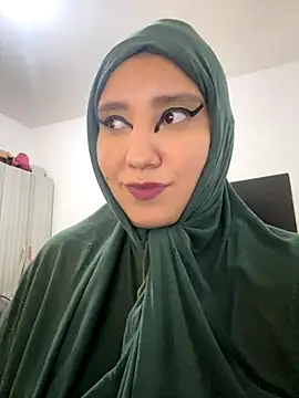 Snapshot of hannahayat chatting on 11-14-25, 08:51 hannahayat online show from 11-14-25, 08:51