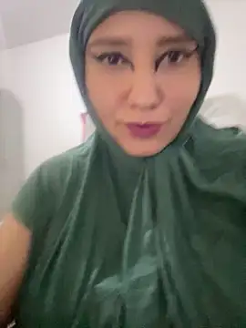 Snapshot of hannahayat chatting on 11-28-25, 12:24 hannahayat online show from 11-28-25, 12:24