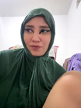 Snapshot of hannahayat chatting on 12-01-25, 10:37 hannahayat online show from 12-01-25, 10:37