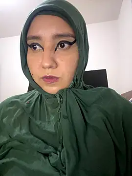 Snapshot of hannahayat chatting on 01-13-26, 08:47 hannahayat online show from 01-13-26, 08:47