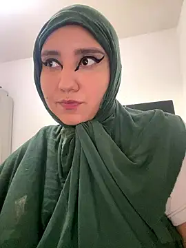 Snapshot of hannahayat chatting on 01-17-26, 08:34 hannahayat online show from 01-17-26, 08:34