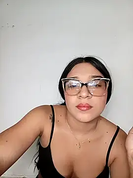 -VICKKY online show from 10-23-25, 04:23