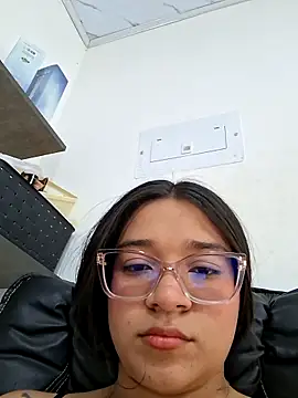 -VICKKY online show from 02-18-26, 07:21