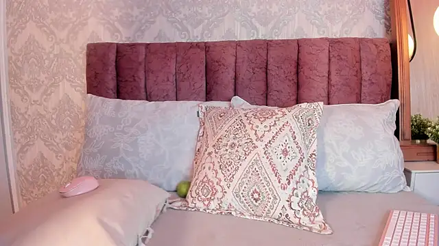 Snapshot of tiffany_becker chatting on 09-25-25, 12:09 tiffany becker online show from 09-25-25, 12:09