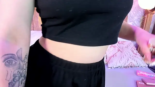 tiffany becker online show from 11-21-25, 12:04