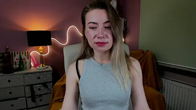 Mia Tasty online show from 12-17-25, 07:36